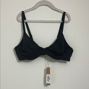 NWT Skims Tshirt Bra
